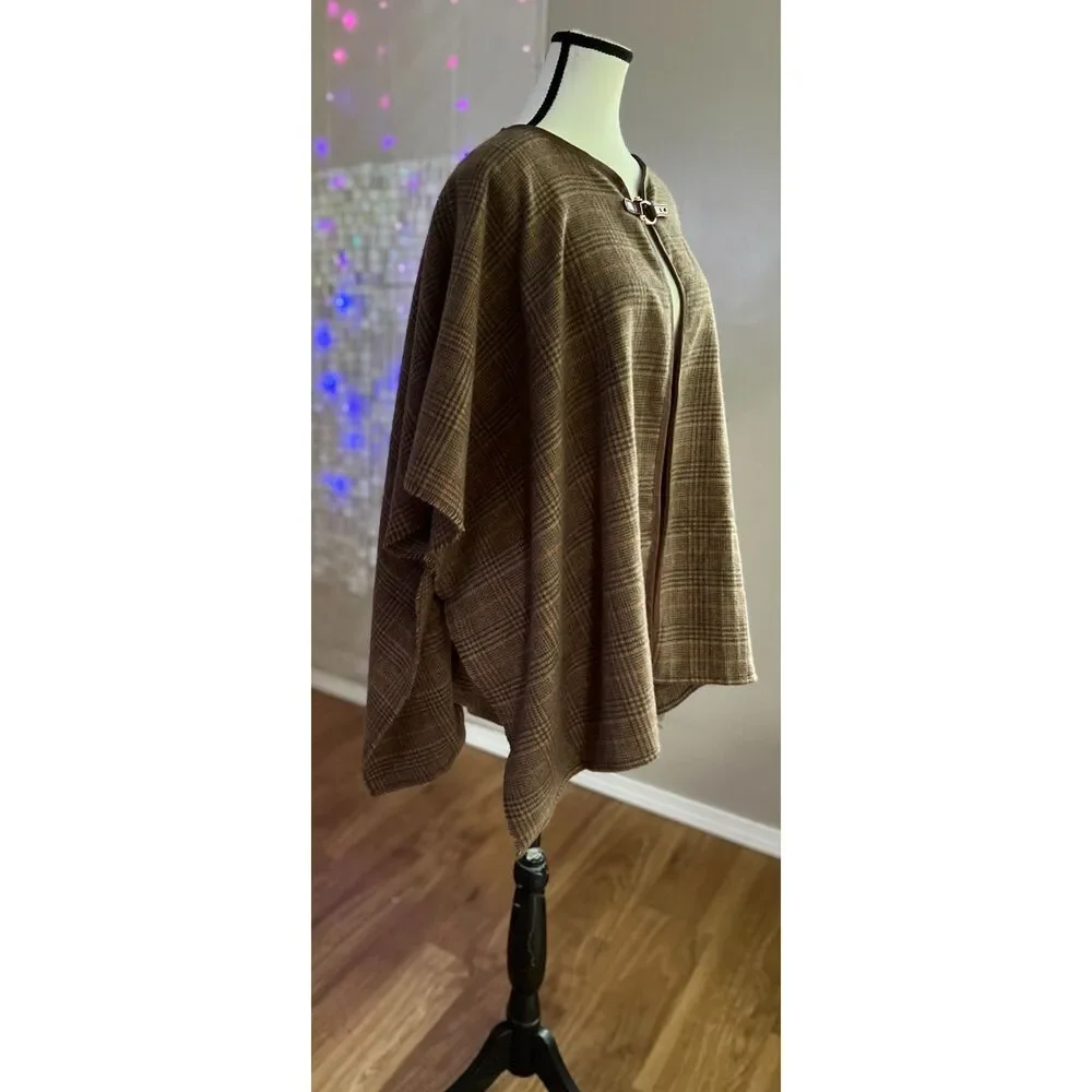 NWT Vince Camuto Glen Plaid Topper. OS.